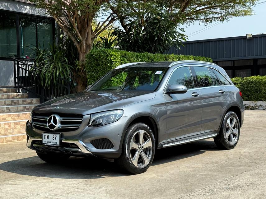 2019 BENZ GLC 250 รถมือเดียวออกป้ายแดง วิ่งน้อยเพียง 7X,XXX กม รถเข้าศูนย์ทุกระยะ ไม่เคยมีอุบัติเหตุครับ 4