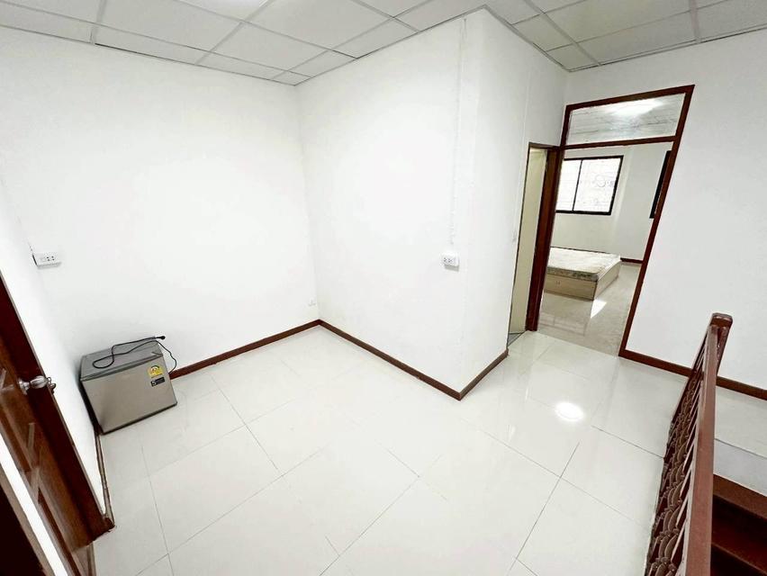 🏡⭐ ให้เช่าด่วน! ทาวน์โฮม 2 ชั้น นิรันดร์ทาวน์โฮม (3 นอน 2 น้ำ 24 ตร.ว.) พร้อมเฟอร์/เครื่องใช้ไฟฟ้าครบ! ใกล้ BTS ปุณณวิถี / MRT สวนหลวง ร.9 🚆 5