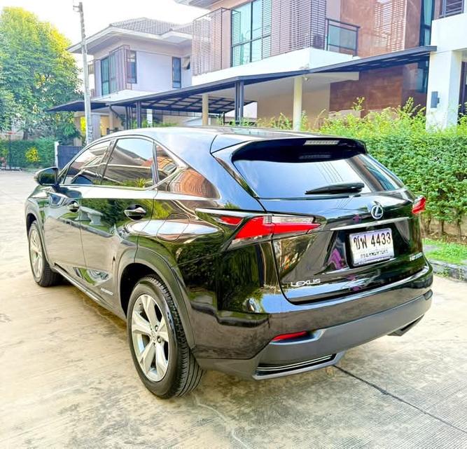 ขายด่วน Lexus NX 300h 3