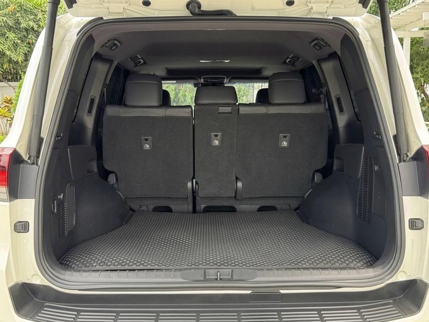Toyota Land Cruiser LC300 GR Sport ปี 2022 รูปที่ 13