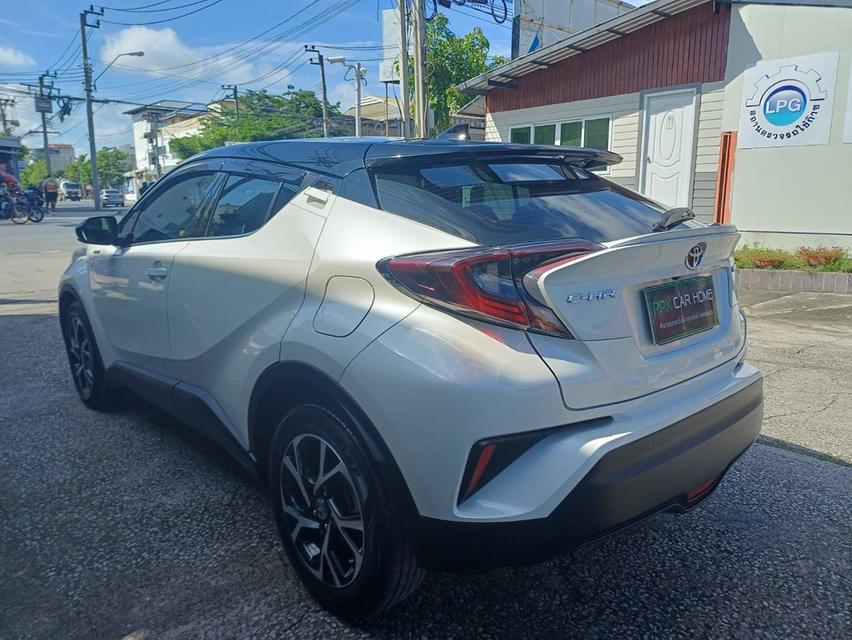 ปี2019 TOYOTA C-HR AT TOP เบนซิน HYBRID OFFTION เต็มๆ