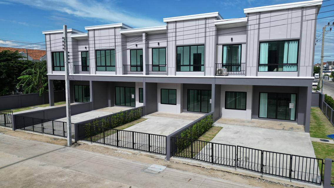โครงการใหม่ Narit Ville ทาวน์โฮม 2 ชั้น 4 ห้องนอน 4 ห้องน้ำ 1