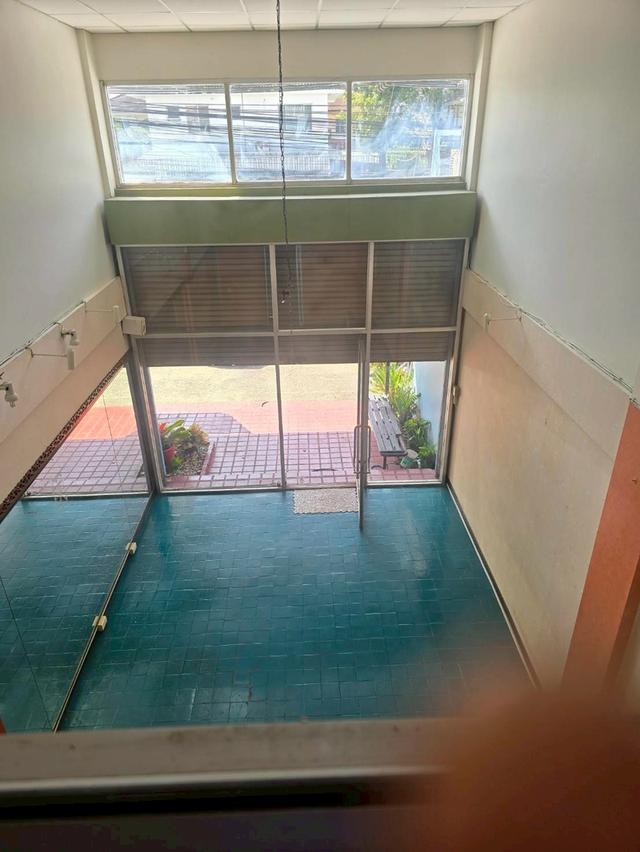 ขายอาคารพาณิชย์ 3 ชั้นครึ่ง ซอยร่วมมิตรพัฒนา วัชรพล ทำเลดี เข้าออกสะดวก เหมาะทำธุรกิจได้ คาเฟ่ คลินิก เสริมสวย ได้หมด 9