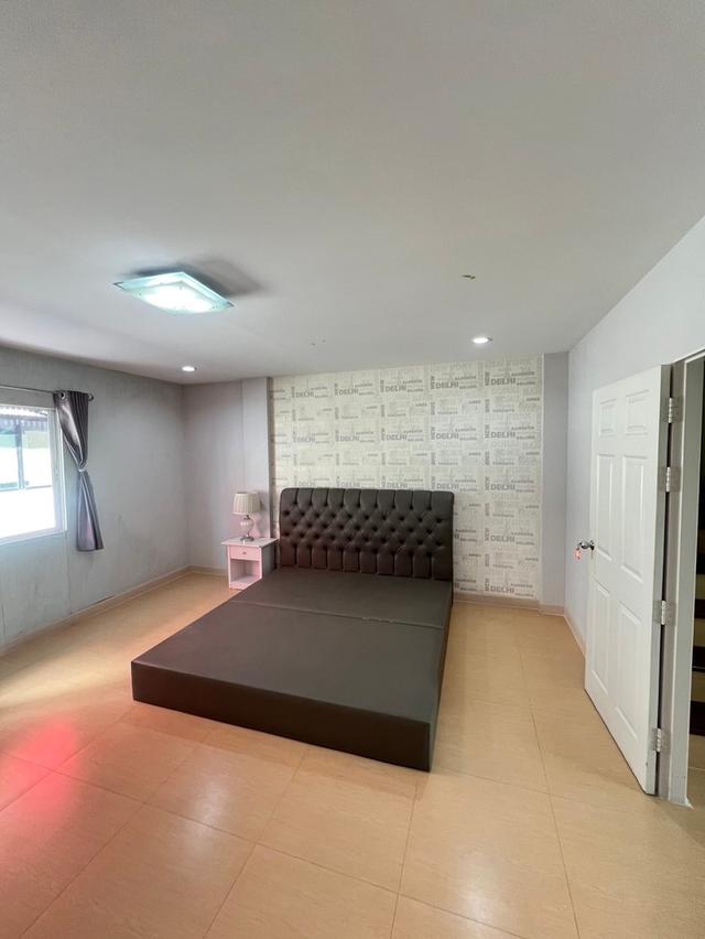 ให้เช่าทาวน์โฮม 3 ชั้น พร้อมเฟอร์! 10