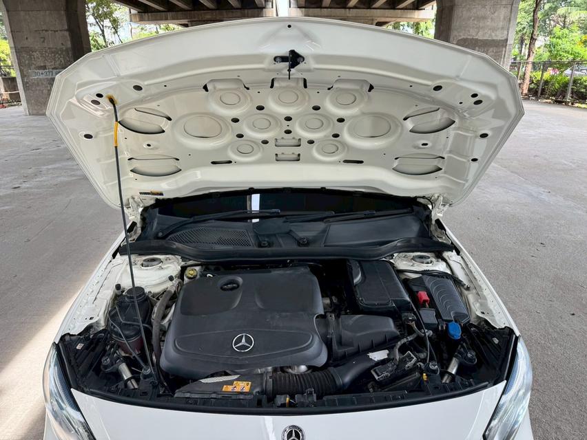 Mercedes-Benz GLA200 1.6 W156 Urban SUV AT ปี 2019  11