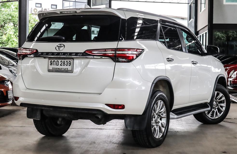ขาย TOYOTA FORTUNER 2.4 V ปี 2021 ไมล์แท้ 30,000 กม. 6