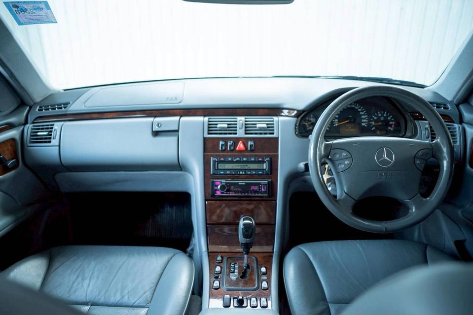 Benz E200 Kompressor W210 ปี 2002 15