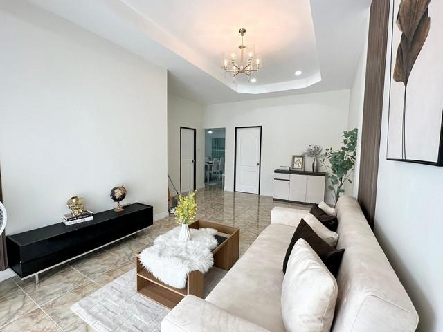 บ้านรีโนเวทใหม่ 74/129 หมู่บ้านรวิพรชิตี้โฮม หนองไม้แก่น