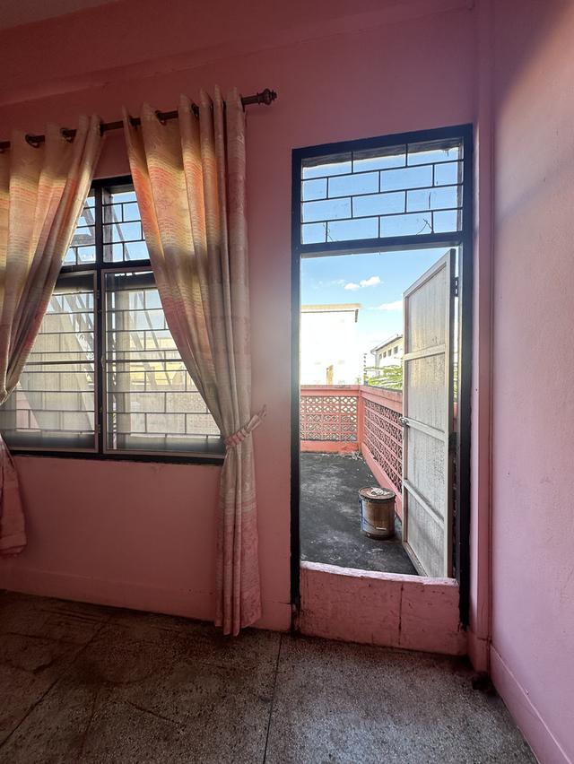 ขายตึกอาคารพาณิชย์ 3 ชั้น มีระเบียงเดินไปดาดฟ้า 14