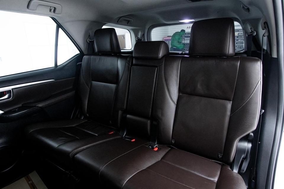 รหัสรถ 1D086 FORTUNER 2.4 V 4WD 2018 16