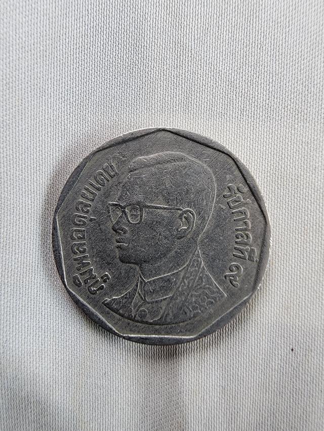เหรียญ 5 บาท ปี พ.ศ.2543 รูปที่ 2