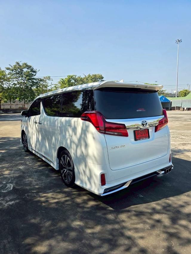 Toyota ALPHARD SC สีขาว ปี 2022 ไมล์ 30,000 กม.  4
