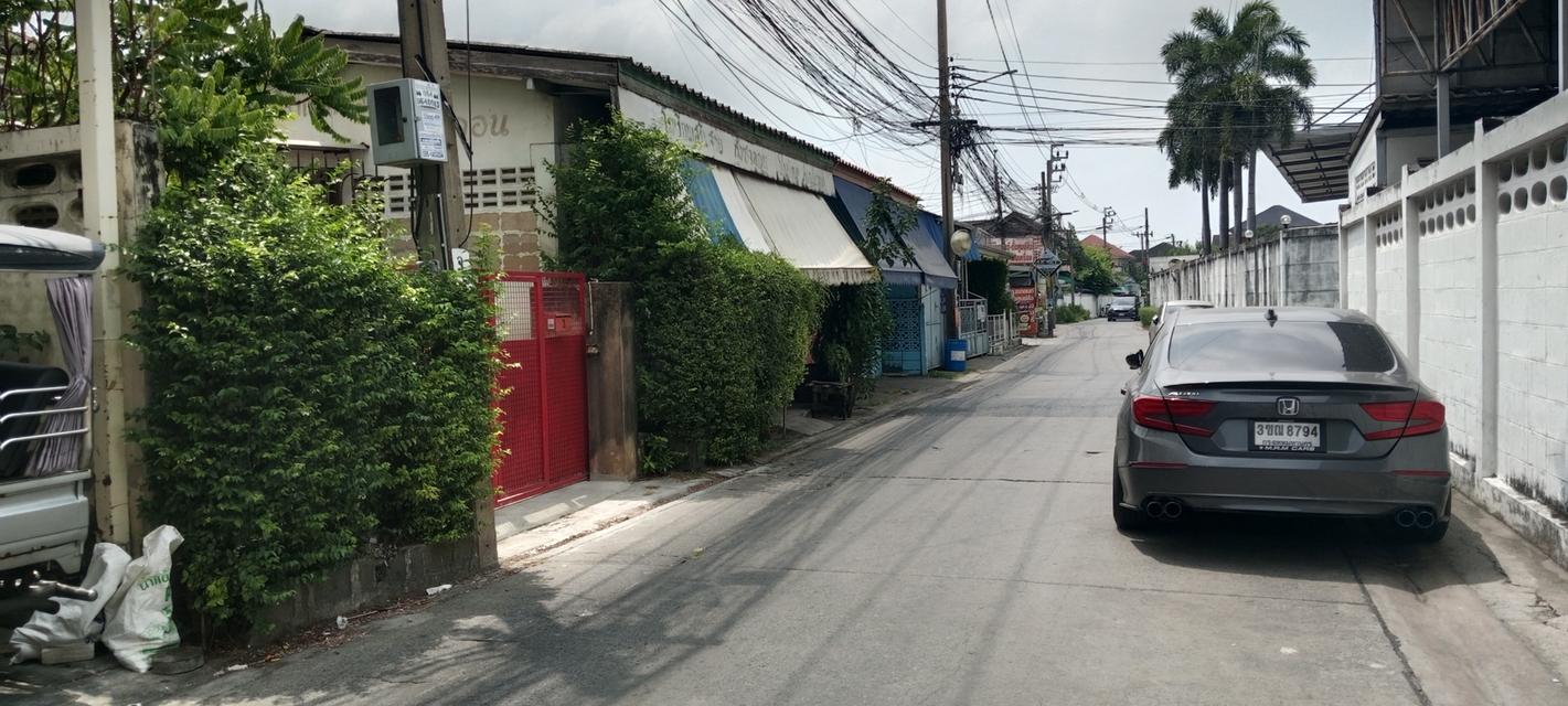 บ้าน2 หลัง พร้อมที่ดิน 106ตรว 1