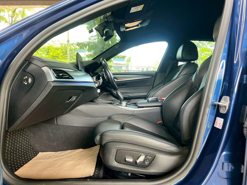 BMW 520d M Sport LCI AT ปี 2023 รถสวยมือเดียว ดีเซล 17