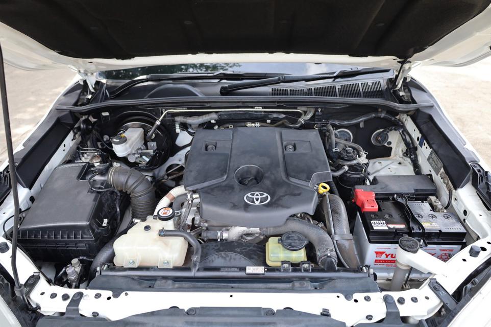 Toyota Revo Double Cab 2.4E  Prerunner auto รถสวย สีขาว  4