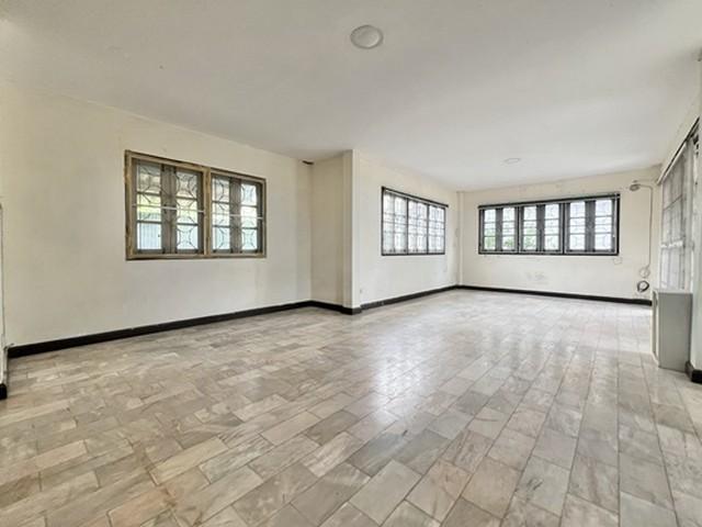 ขายบ้านเดี่ยว 2 ชั้น หมู่บ้านดุลิยา ปิ่นเกล้า กาญจนาฯ เนื้อที่ 70 ตร.ว. 3 นอน 3 น้ำ สวนกว้าง ใกล้ The Paseo Park 5