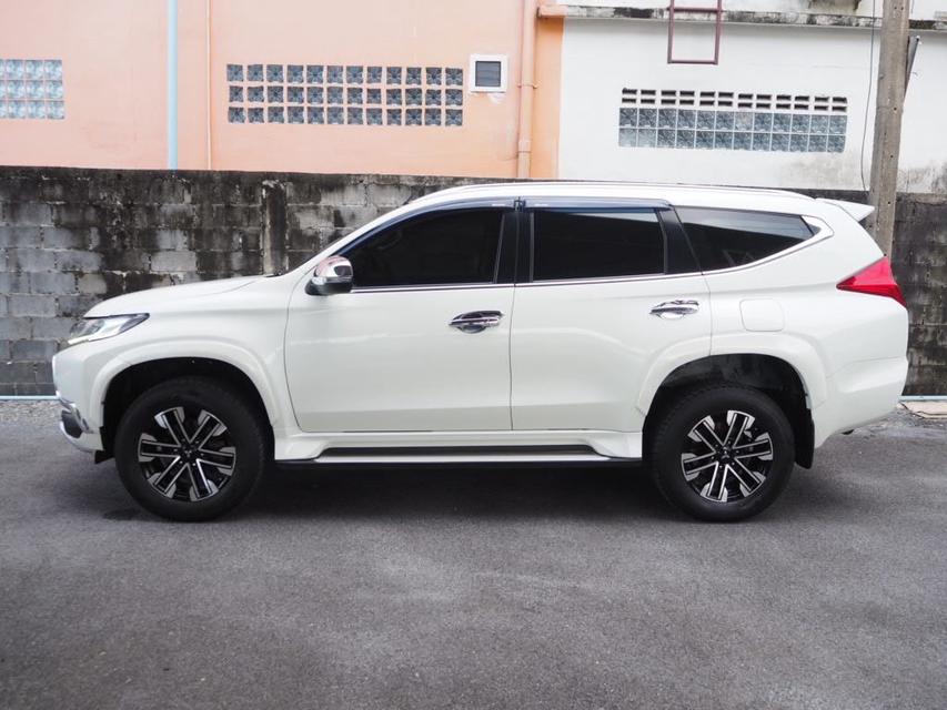 MITSUBISHI PAJERO SPORT 2.4 GT Premium 2WD ปี 2017
