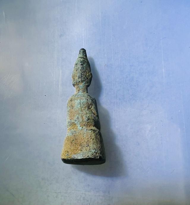 พระเชียงศิลปะลาวเนื้อสำริด รูปที่ 3