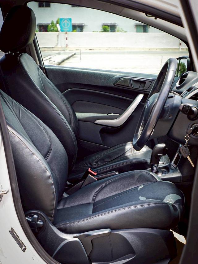 FORD FIESTA 1.6 SPORT โฉม 4Dr เกียร์ Auto สีขาว ปี2010 12