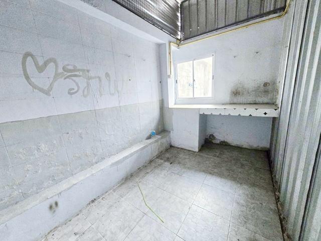 ให้เช่าโกดัง พร้อมออฟฟิศและบ้านพักคนงาน 310 ตร.ม 100ตร.วา.ตลาดสดแคราย 1.2 กม. รพ.กระทุ่มแบน 2.3 กม. ทำเลศักยภาพในแคราย-ก 6