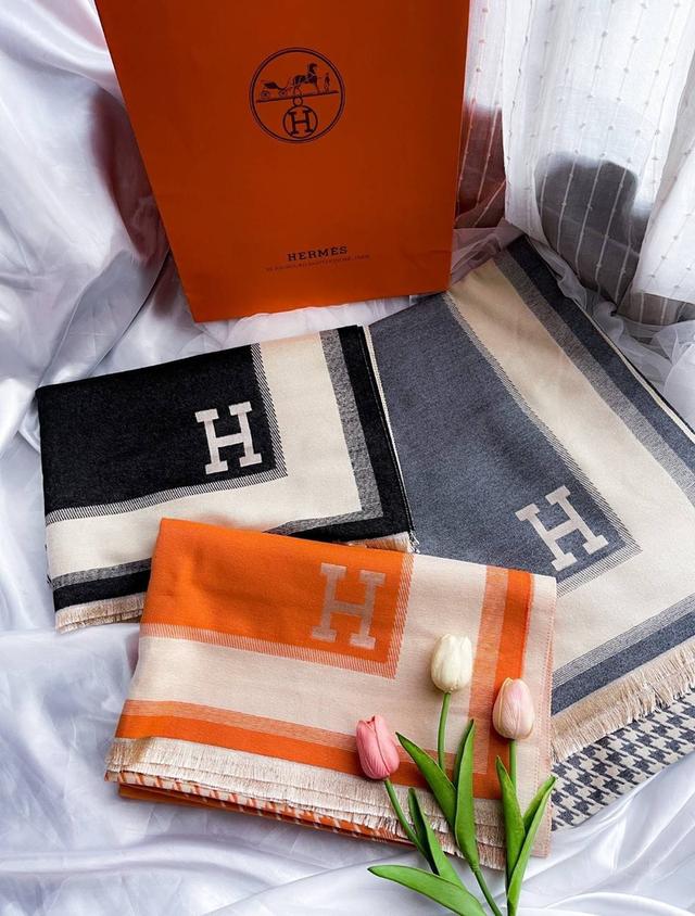 ผ้าคลุมไหล่Hermes 11