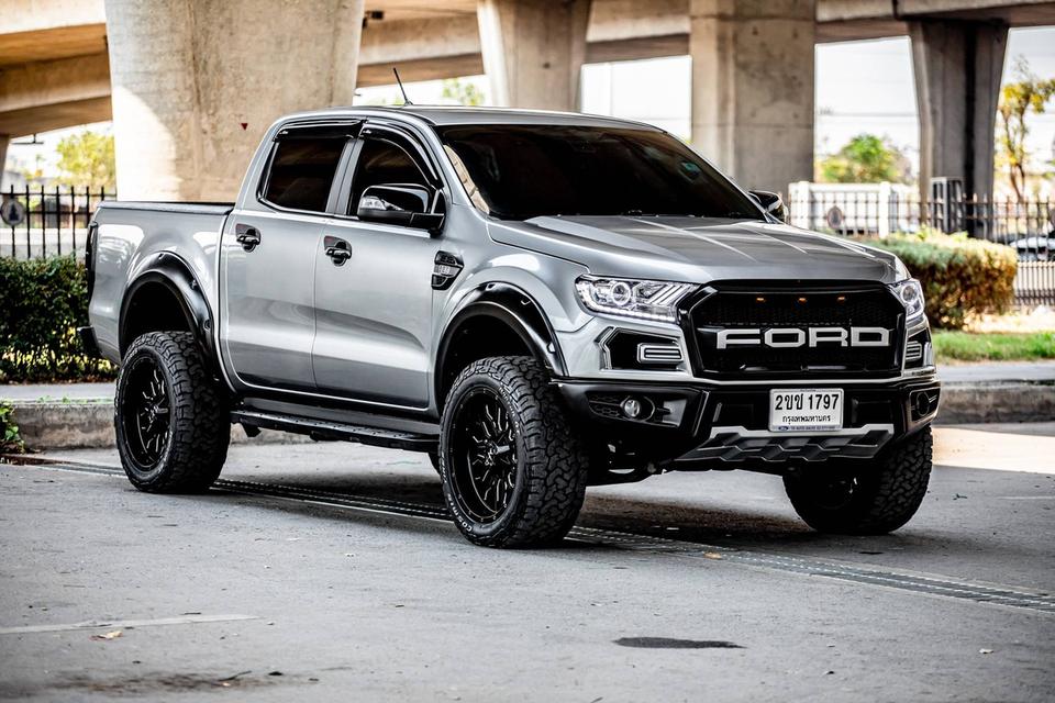 Ford Ranger 2.2 XLT Hi-Lander Double Cab เกียร์ MT ปี 2022 สีเทา ใหม่มากๆ 3