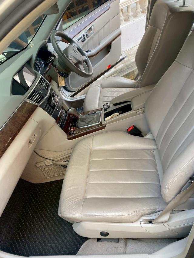 รถยนต์ Mercedes Benz รุ่น E 200 CGI BE ปี 2011 สีเทา 14