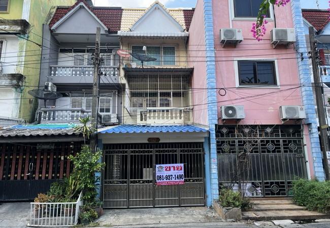 ขายทาวน์เฮ้าส์ ซอยลาดพร้าว 127 บางกะปิ เนื้อที่ 19 ตร.ว. 3 ชั้น 4 นอน 3 น้ำ 1