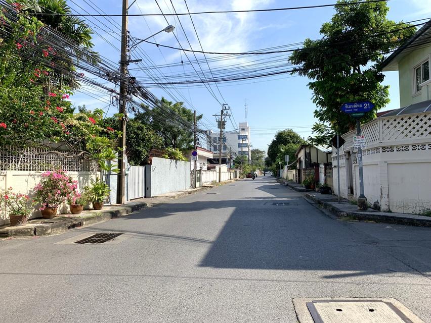 ขายบ้านเดี่ยว 2 หลัง เนื้อที่ 142 ตร.ว. ซ.รัชดาภิเษก 52 ทำเลรัชวิภา ใกล้ทางด่วนศรีรัช 11