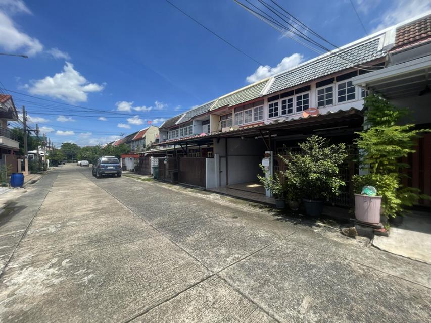 ขาย ทาวน์โฮม หมู่บ้านประชากรไทย ลาดพร้าว 93 150 ตรม. 27 ตร.วา ใกล้รถไฟฟ้า MRT มหาดไทย เหมาะรีโนเวทให้สวยใหม่น่าอยู่ 2