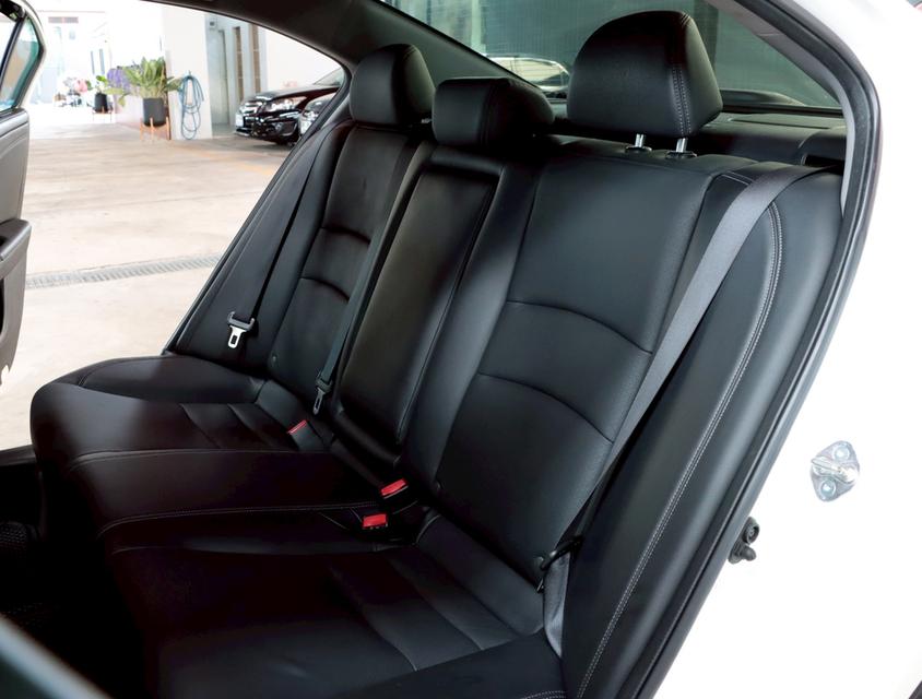 HONDA ACCORD 2.0 E i-VTEC ปี 2018 14