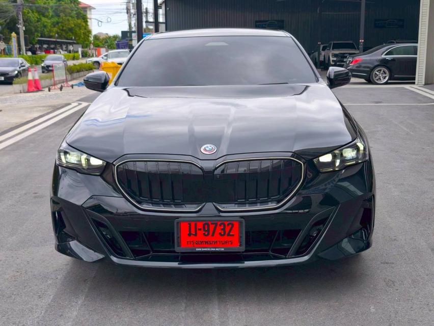 รหัสรถ KPV9732 🚗✨ 2025 BMW 530e M SPORT PRO (ยังไม่จดทะเบียน) ✨🚗