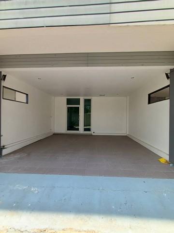 ให้เช่า ทาวน์โฮม 4 ชั้น ใกล้แฟชั่นไอแลนส์ MRTวงแหวนรามอินทรา ย่านรามอินทรา สามารถจดทะเบียนบริษัทได้ 2