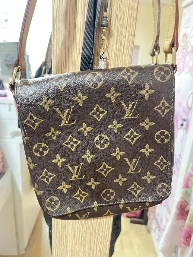 กระเป๋า Luis vittons