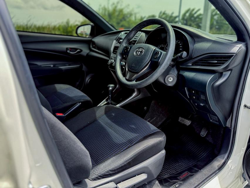 Toyota Yaris 1.2 Entry เกียร์ออโต้ สีขาว ปี 2021 11