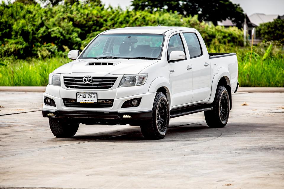 Toyota Vigo Prerunner 2.5E TRD Double Cab เกียร์ Auto ปี 2013 สีขาว 