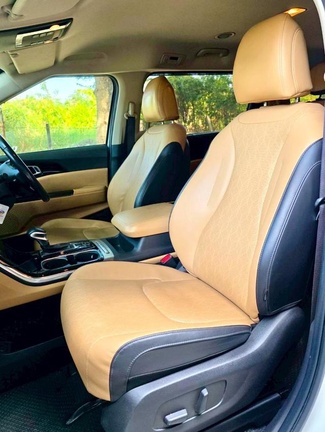 Kia grand carnival 2.2 EX สีขาว ปี 2022 ไมล์ 140,000 กม. 9