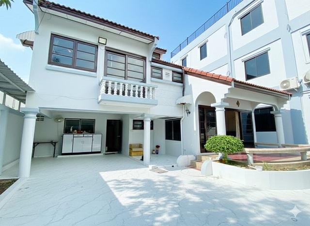 ให้เช่าบ้านเดี่ยว 2 ชั้น ใหม่ 300 ตร.ม.100 ตร.วา.อ่อนนุช13-19 BTSอ่อนนุช 1.8กม.ฟังก์ชันครบ 4 นอน 4 น้ำ เฟอร์ฯพร้อมอยู่ 2