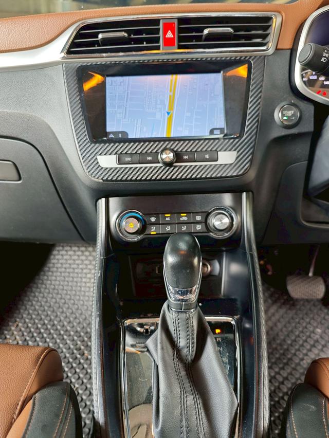 MG ZS 1.5 D AT ปี 2019 รถสวยมือเดียว ไมล์น้อย 12