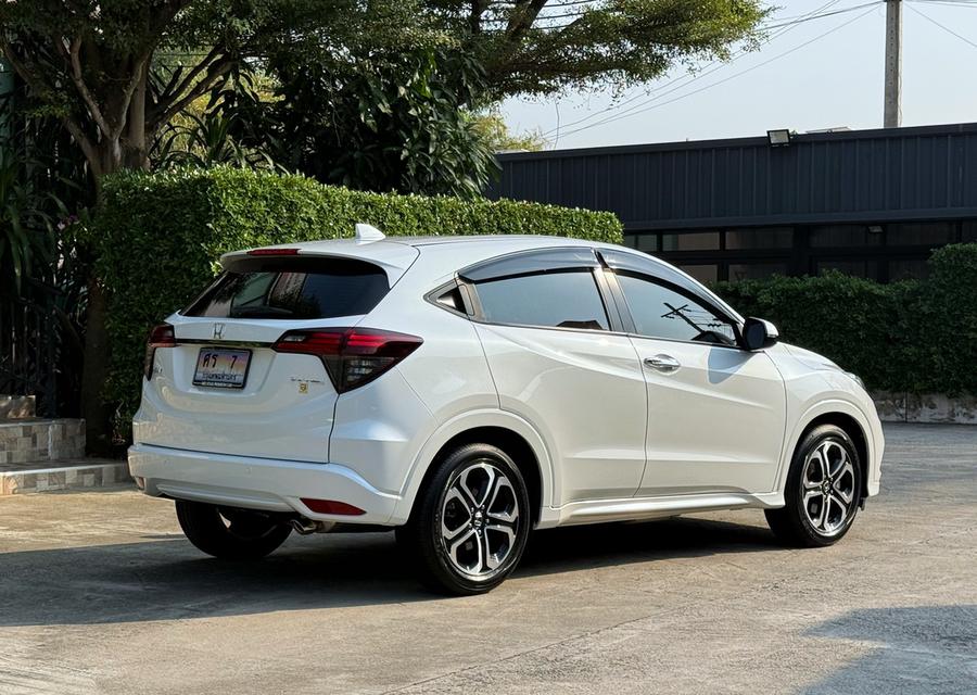 2020 HONDA HRV 1.8 EL รถมือเดียวออกป้ายแดง รถวิ่งน้อยเพียง 40,000 กม เข้าศูนย์ทุกระยะ รถไม่เคยมีอุบัติเหตุครับ รูปย่อยที่ 3