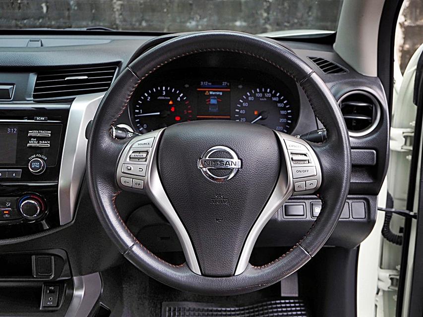 NISSAN NAVARA NP300 2.5 E DOUBLE CAB CALIBRE BLACK EDITION ปี 2020 13
