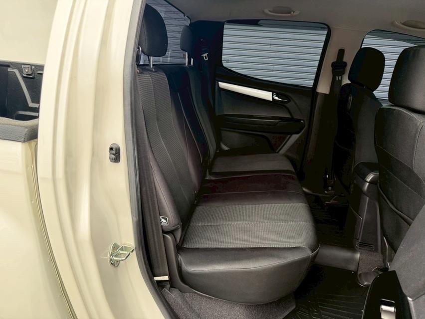  ISUZU D-MAX HI-LANDER CAB-4 1.9Ddi L 2018 เกียร์ธรรมดา ดีเซล มือเดียวป้ายแดง 11