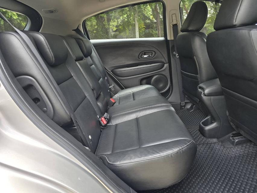 Honda HRV 1.8E ปี 2015  เจ้าของเดียว  12