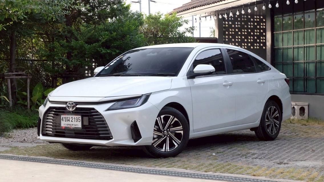 รหัสรถ KN2195 TOYOTA YARIS ATIV รุ่น PREMIUM 1.2 AUTO ปี 2023