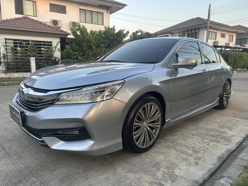 Honda Accord Gray Pearl 2.0 AT ปี 2016 5