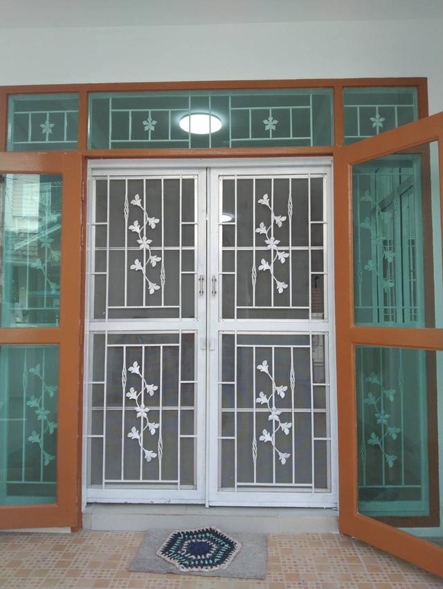 ขายทาวน์เฮาส์ 2 ชั้น โครงการสิรภัทร 2 นนทบุรี ทำเลดี เดินทางสะดวก ใกล้สถานีรถ ไฟฟ้าสายสีม่วง 3