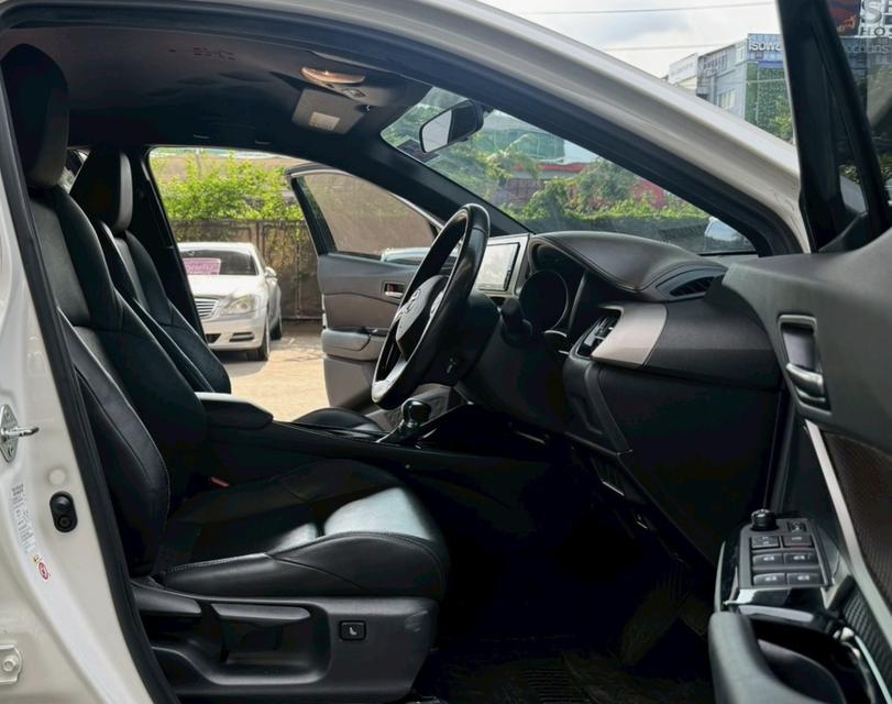 Toyota C-HR 1.8 Mid ปี 2019 6