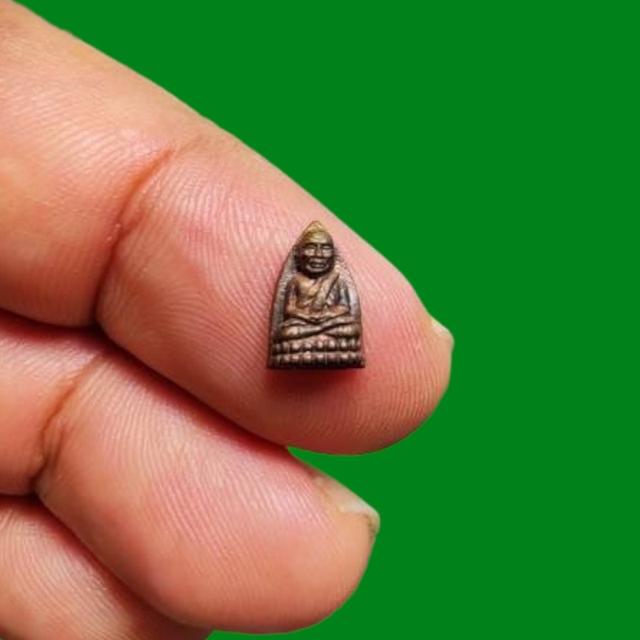 หลวงปู่ทวด วัดช้างไห้ พิมพ์เตารีดจิ๋ว กำนันชูชาติ ปี2541 เนื้อทองแดง 3