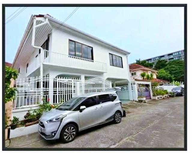 ให้เช่า บ้านเดี่ยว 2 ชั้น รีโนเวทใหม่ 260 ตร.ม. 65 ตร.วา.MRT โชคชัย 4 3.1 กม.5นอน นาคนิวาส40-48 2