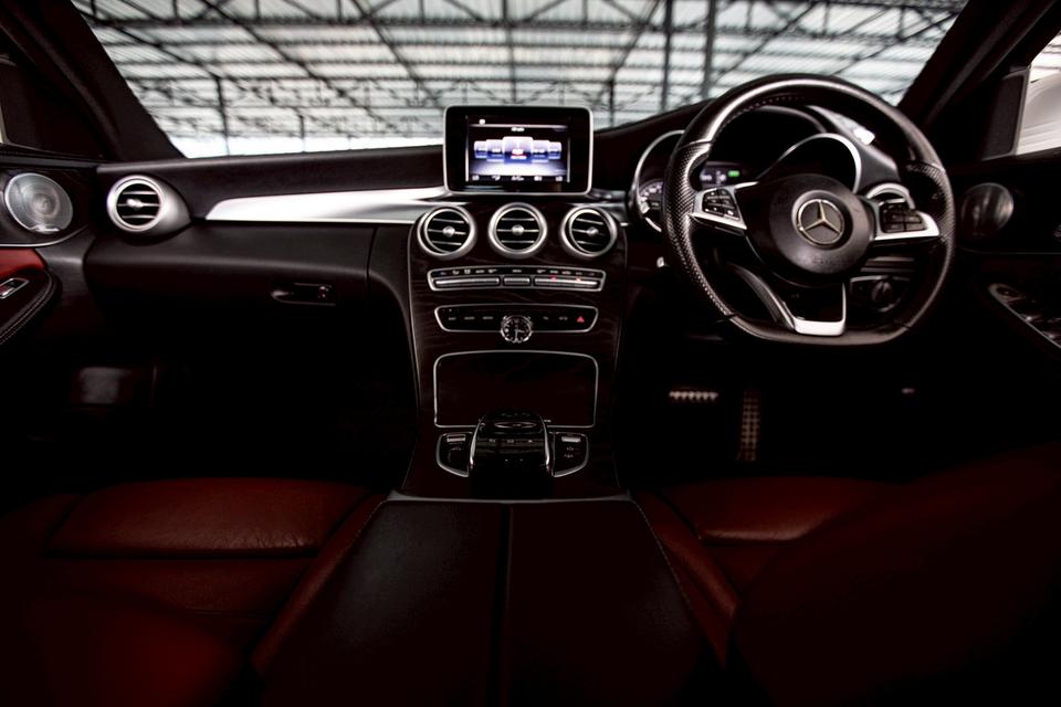 Benz C300 AMG Bluetec เบาะแดง ปี 2016 สีขาว 13